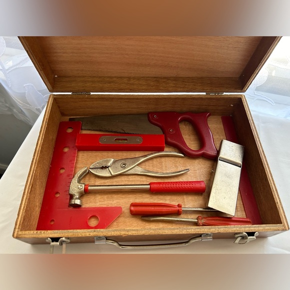 Vintage children’s tool kit - Picture 2 of 13